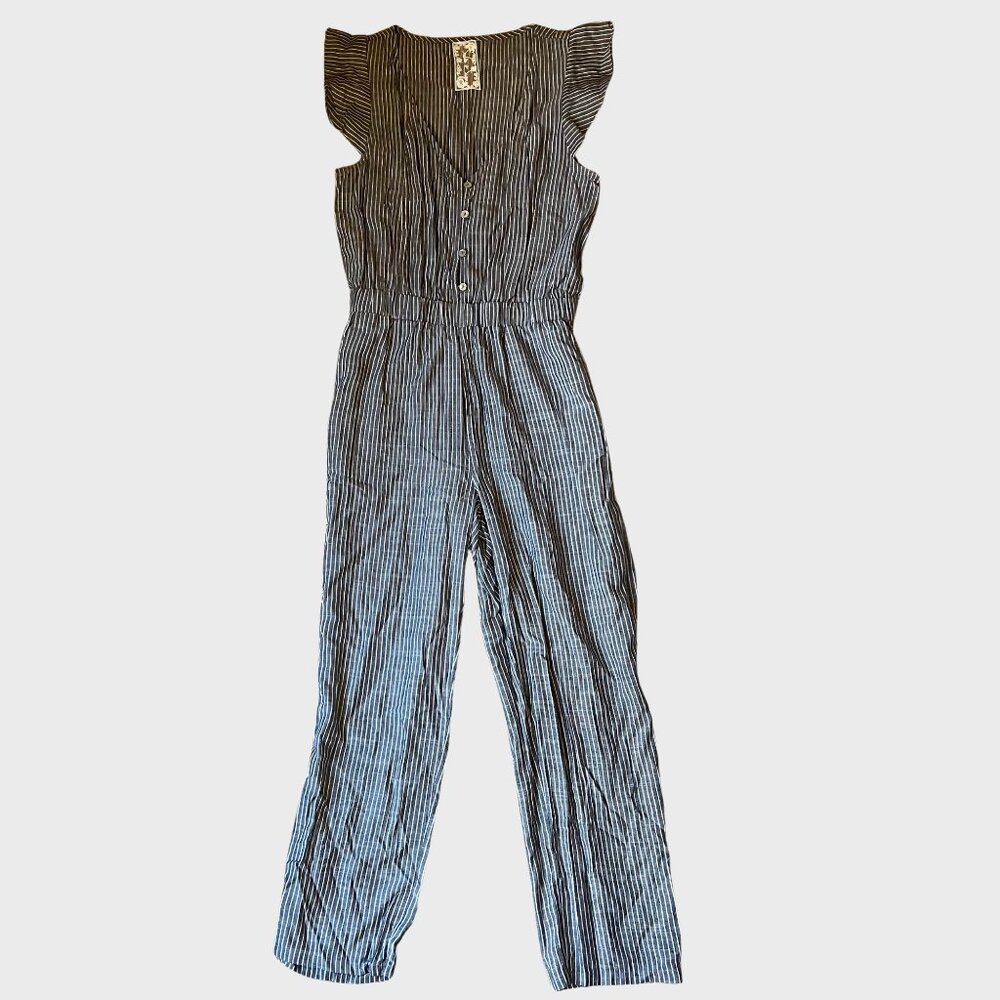 Sadie & Sage Gray and White Striped Jumpsuit – Size Small